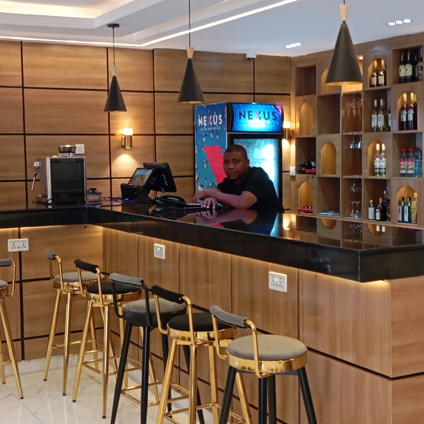 Bon Hotel Kabuwol Ibadan bar area